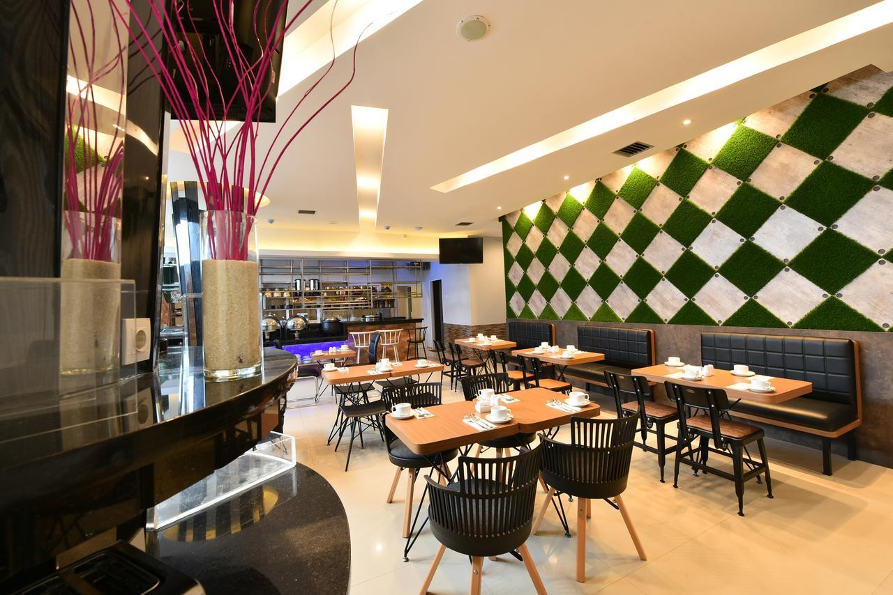 Midtown Xpress Balikpapan Ξενοδοχείο Εξωτερικό φωτογραφία